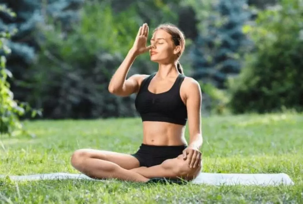 Yoga: 5 मिनट ये योगासन करने से दूर रहेगी कोई भी बीमारी Yoga: 5 मिनट ये योगासन करने से दूर रहेगी कोई भी बीमारी