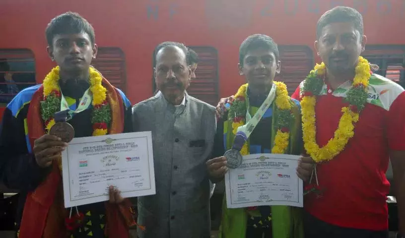 Sub-Junior Boxing चैंपियनशिप में रामचरण ने रजत और अभिनय ने कांस्य पदक जीता Sub-Junior Boxing चैंपियनशिप में रामचरण ने रजत और अभिनय ने कांस्य पदक जीता