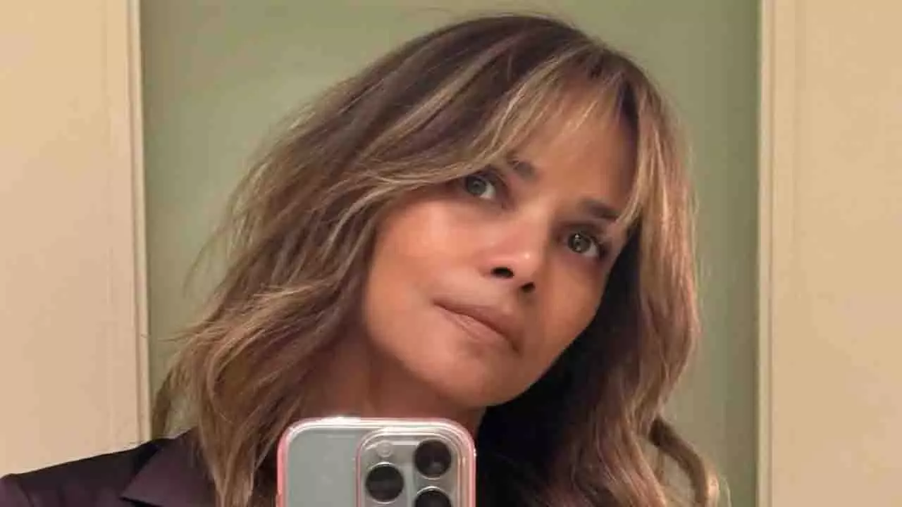 Halle Berry ने पूर्व पति डेविड जस्टिस की पारंपरिक पत्नी चाहने संबंधी टिप्पणी की आलोचना Halle Berry ने पूर्व पति डेविड जस्टिस की पारंपरिक पत्नी चाहने संबंधी टिप्पणी की आलोचना