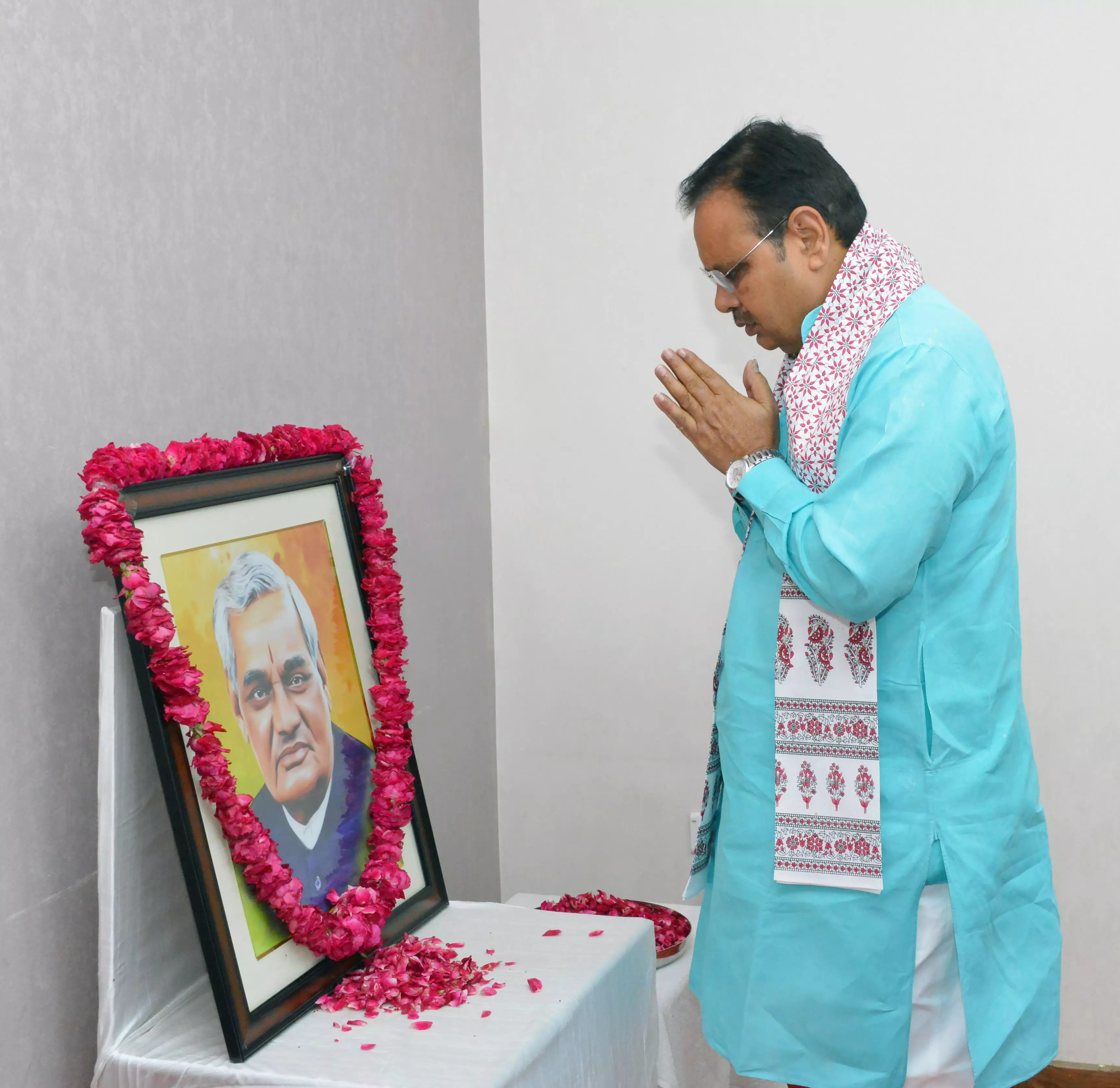 Jaipur: मुख्यमंत्री ने अटल बिहारी वाजपेयी की पुण्यतिथि पर नमन किया Jaipur: मुख्यमंत्री ने अटल बिहारी वाजपेयी की पुण्यतिथि पर नमन किया