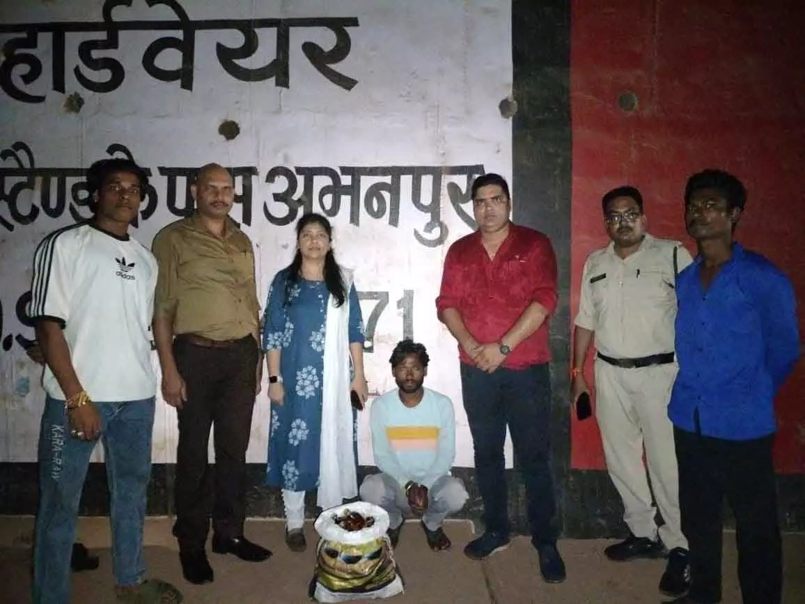 रायपुर में आबकारी विभाग की बड़ी कार्रवाई, 7 गिरफ्तार रायपुर में आबकारी विभाग की बड़ी कार्रवाई, 7 गिरफ्तार