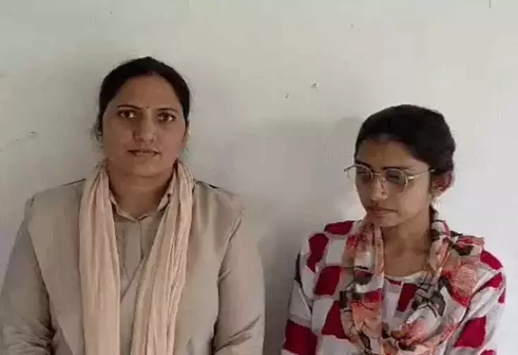 प्रेमिका संग साजिश रचकर पत्नी की हत्या, नेता रोहित सैनी गिरफ्तार प्रेमिका संग साजिश रचकर पत्नी की हत्या, नेता रोहित सैनी गिरफ्तार