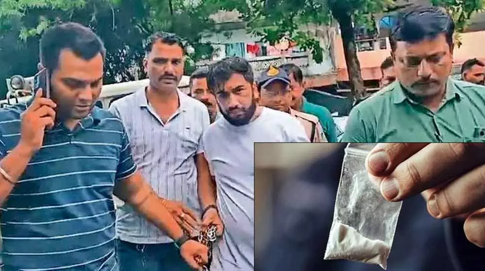 Bhopal: सरकारी भूमि पर कब्जा कर मछली परिवार ने खड़ा किया बड़ा व्यापार Bhopal: सरकारी भूमि पर कब्जा कर मछली परिवार ने खड़ा किया बड़ा व्यापार