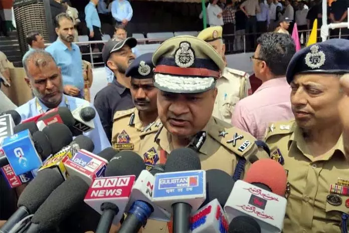 कुलगाम मुठभेड़ अंतिम चरण में पहुंची: IGP कुलगाम मुठभेड़ अंतिम चरण में पहुंची: IGP