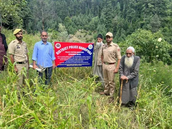 SRINAGAR: 2.11 करोड़ रुपये से अधिक की संपत्ति कुर्क SRINAGAR: 2.11 करोड़ रुपये से अधिक की संपत्ति कुर्क