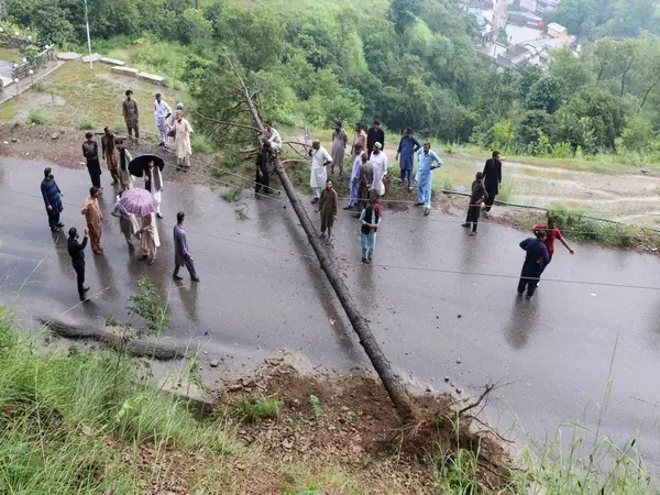 Khyber Pakhtunkhwa में घातक बाढ़ से 200 से अधिक लोगों की मौत, व्यापक विनाश Khyber Pakhtunkhwa में घातक बाढ़ से 200 से अधिक लोगों की मौत, व्यापक विनाश