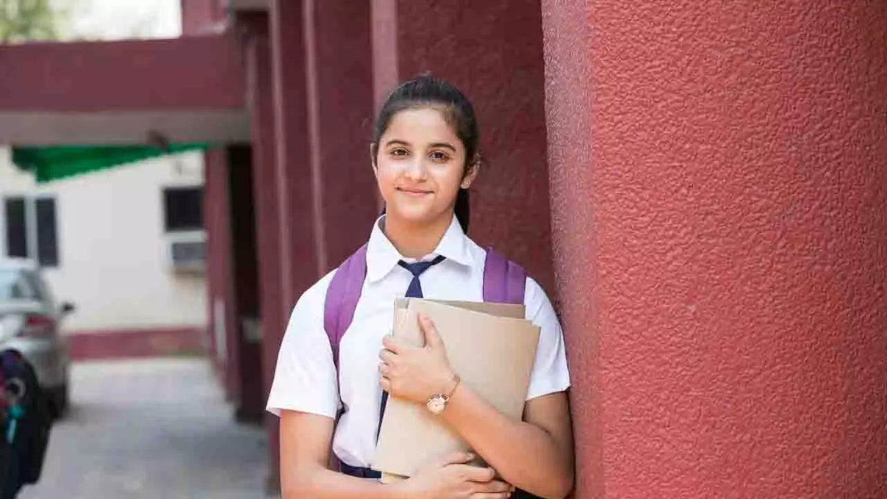 Prepaid vs. credit cards: किशोरों के लिए सबसे सुरक्षित क्या है? Prepaid vs. credit cards: किशोरों के लिए सबसे सुरक्षित क्या है?