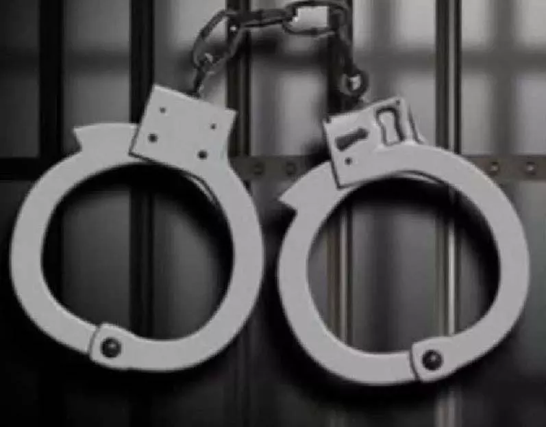 आतंकवादी समूहों से संबंध रखने वाले शेफ को Andhra police ने हिरासत में लिया आतंकवादी समूहों से संबंध रखने वाले शेफ को Andhra police ने हिरासत में लिया