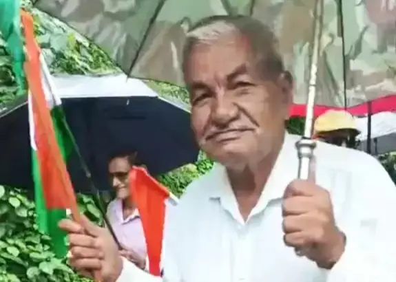 Mandi: मसयाणी में तिरंगा यात्रा के बीच पूर्व सैनिक की मौत Mandi: मसयाणी में तिरंगा यात्रा के बीच पूर्व सैनिक की मौत