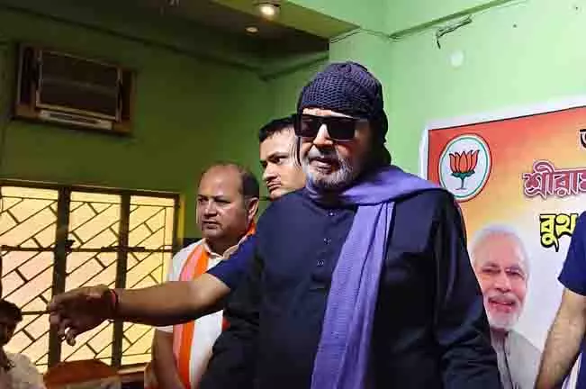 अभी पद्मश्री लौटाओ, वरना... Mithun की कड़ी चेतावनी अभी पद्मश्री लौटाओ, वरना... Mithun की कड़ी चेतावनी