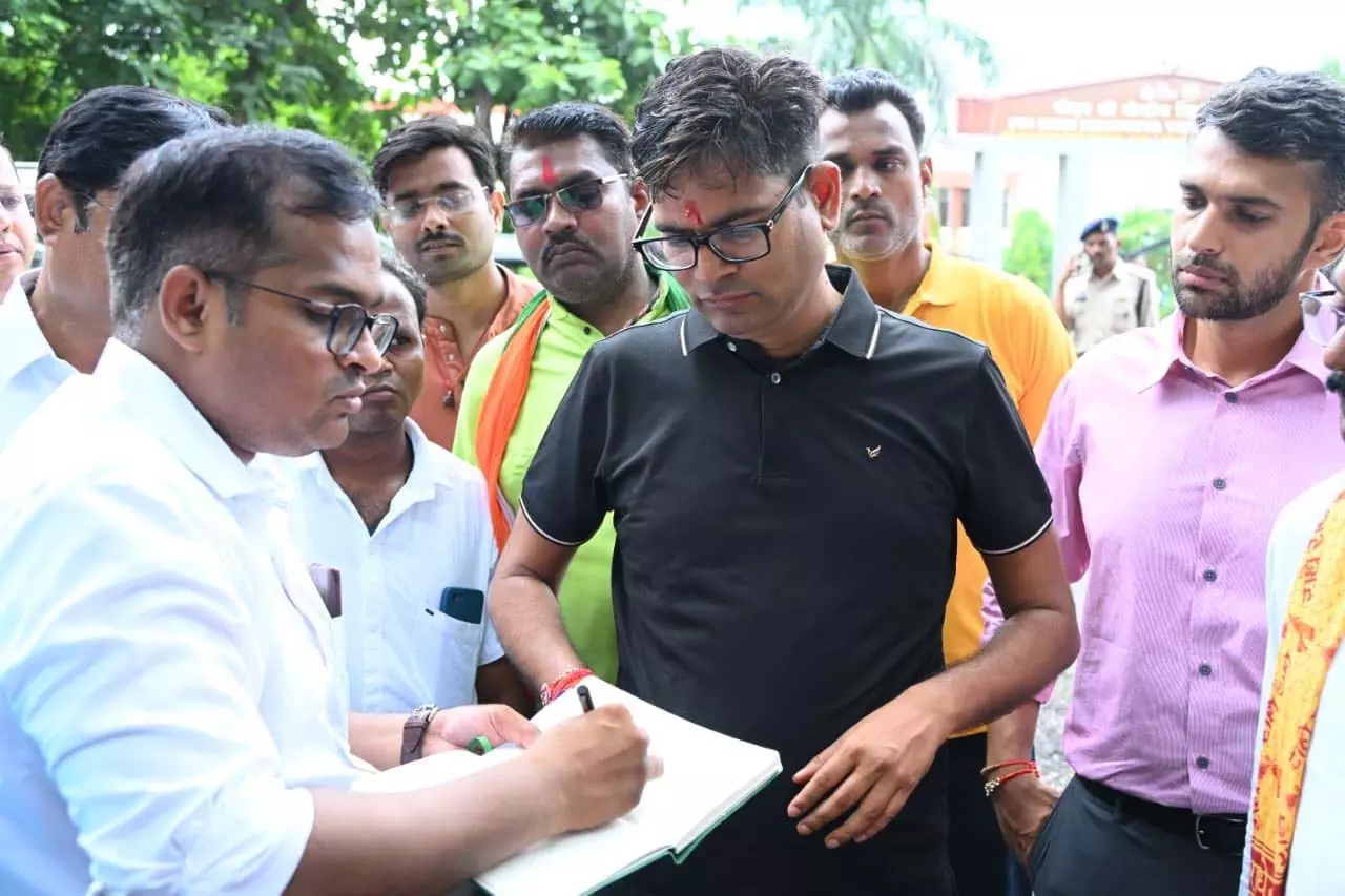 रायगढ़ में चल रहे प्रोजेक्ट्स के निरीक्षण में पहुंचे वित्तमंत्री ओ.पी. चौधरी रायगढ़ में चल रहे प्रोजेक्ट्स के निरीक्षण में पहुंचे वित्तमंत्री ओ.पी. चौधरी