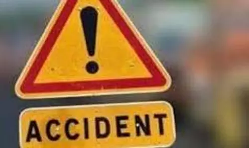 UP Accident: कार और ट्रक में टक्कर, दो भाइयों की मौत UP Accident: कार और ट्रक में टक्कर, दो भाइयों की मौत