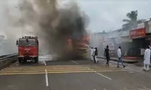 Maharashtra:  चलती बस अचानक बनी आग का गोला