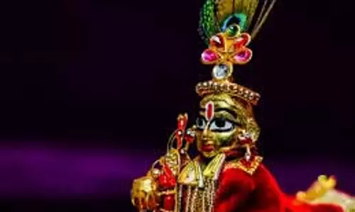 Krishna Janmashtami 2025: भगवान कृष्ण को प्रसन्न करने के लिए करें इन मंत्रों का जाप Krishna Janmashtami 2025: भगवान कृष्ण को प्रसन्न करने के लिए करें इन मंत्रों का जाप