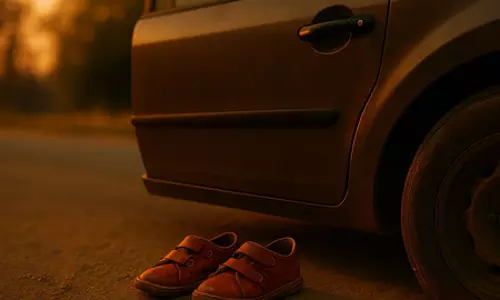 कार में दो बच्चों की रहस्यमयी परिस्थितियों में मौत, जांच में जुटी पुलिस