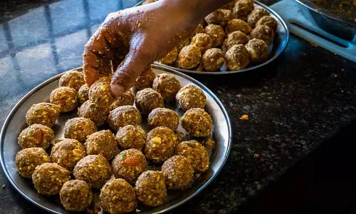 Janmashtami Special: जन्माष्टमी के मौके पर मखाने से बनाएं स्वादिष्ट मिठाई Janmashtami Special: जन्माष्टमी के मौके पर मखाने से बनाएं स्वादिष्ट मिठाई