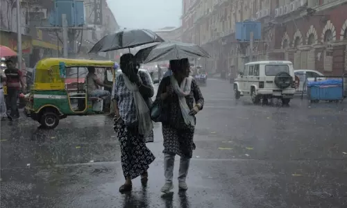 Kolkata: रविवार से उत्तर बंगाल में तेज बारिश की संभावना Kolkata: रविवार से उत्तर बंगाल में तेज बारिश की संभावना