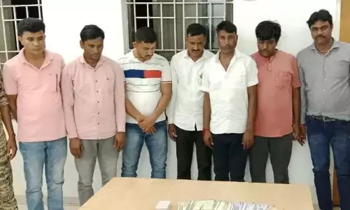 8 जुआरी जंगल से गिरफ्तार, 1 लाख नकदी जब्त