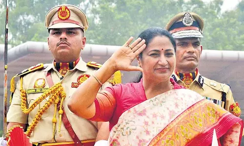Rekha Gupta का वादा: यमुना सफाई, बेहतर ढांचा और अटल कैंटीन Rekha Gupta का वादा: यमुना सफाई, बेहतर ढांचा और अटल कैंटीन
