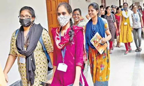 Telangana में निजी पॉलिटेक्निक में दाखिले पर शुल्क वृद्धि और प्रतिपूर्ति सीमा का असर Telangana में निजी पॉलिटेक्निक में दाखिले पर शुल्क वृद्धि और प्रतिपूर्ति सीमा का असर
