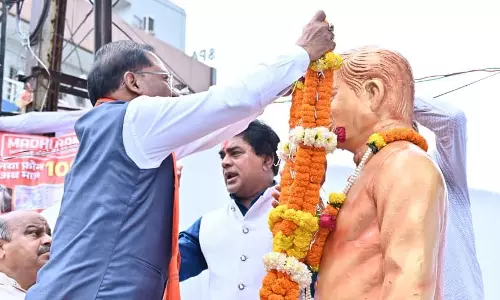 अटल जी के पुष्पांजलि कार्यक्रम में CM साय हुए शामिल अटल जी के पुष्पांजलि कार्यक्रम में CM साय हुए शामिल