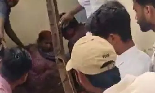 हुमायूं के मकबरे के पास दीवार गिरने से 5 की मौत: दिल्ली पुलिस हुमायूं के मकबरे के पास दीवार गिरने से 5 की मौत: दिल्ली पुलिस
