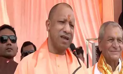 CM ने जन्माष्टमी पर श्री कृष्ण जन्मस्थान मंदिर में पूजा-अर्चना की