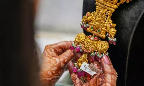 16 अगस्त 2025 को Chennai में सोने की कीमत में रिकॉर्ड गिरावट 16 अगस्त 2025 को Chennai में सोने की कीमत में रिकॉर्ड गिरावट
