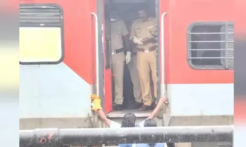 Kerala : धनबाद-अलपुझा एक्सप्रेस में नवजात का शव मिला; पुलिस ने जांच शुरू की