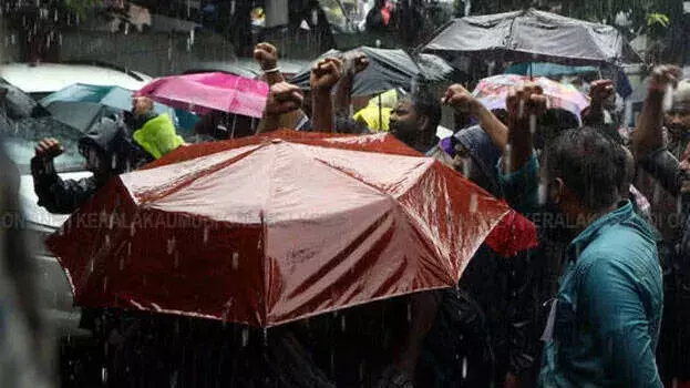 Kerala में तेज़ बारिश, पाँच आँचल में नारंगी खतरे, लोगों से सावधानी की अपील