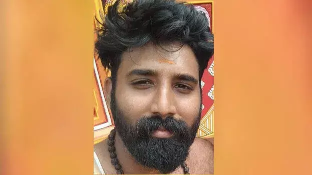 Kerala: करंट लगने से युवक की मौत, मंदिर परिसर में फैली शोक की लहर Kerala: करंट लगने से युवक की मौत, मंदिर परिसर में फैली शोक की लहर