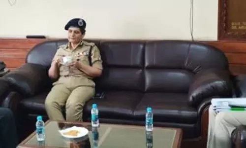 J&K में रेलवे सुरक्षा पर चर्चा के लिए डीजी RPF ने मुख्य सचिव से मुलाकात की J&K में रेलवे सुरक्षा पर चर्चा के लिए डीजी RPF ने मुख्य सचिव से मुलाकात की