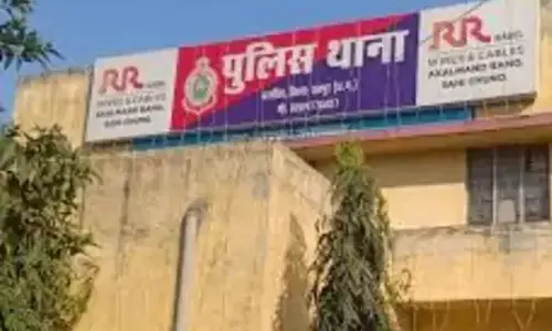 रायपुर : पति के अफेयर का राज खुलते पत्नी ने की महिला की पिटाई, FIR दर्ज रायपुर : पति के अफेयर का राज खुलते पत्नी ने की महिला की पिटाई, FIR दर्ज