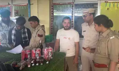 ढाबा में पुलिस की रेड Video, बियर और शराब जब्त