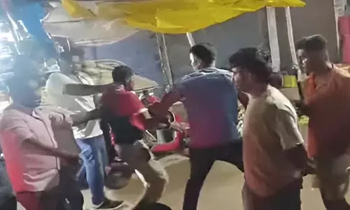 कोरापुट में मशाल जुलूस के दौरान कांग्रेस MLA ताराप्रसाद बहिनीपति पर हमला कोरापुट में मशाल जुलूस के दौरान कांग्रेस MLA ताराप्रसाद बहिनीपति पर हमला