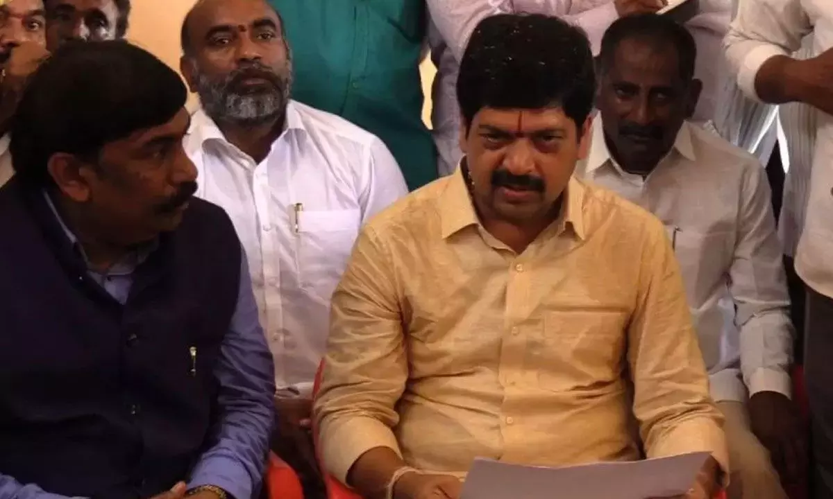 Andhra: मंत्री ने सरकारी अस्पताल में बेहतरीन बुनियादी ढांचे का वादा किया