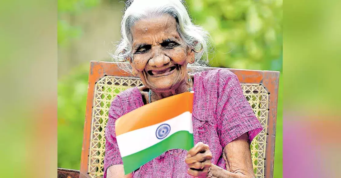 असाधारण जीवन के 104 वर्ष पूरे होने का जश्न मना रही Kottayam  की थाईक्कट अन्नम्मा से मिलें