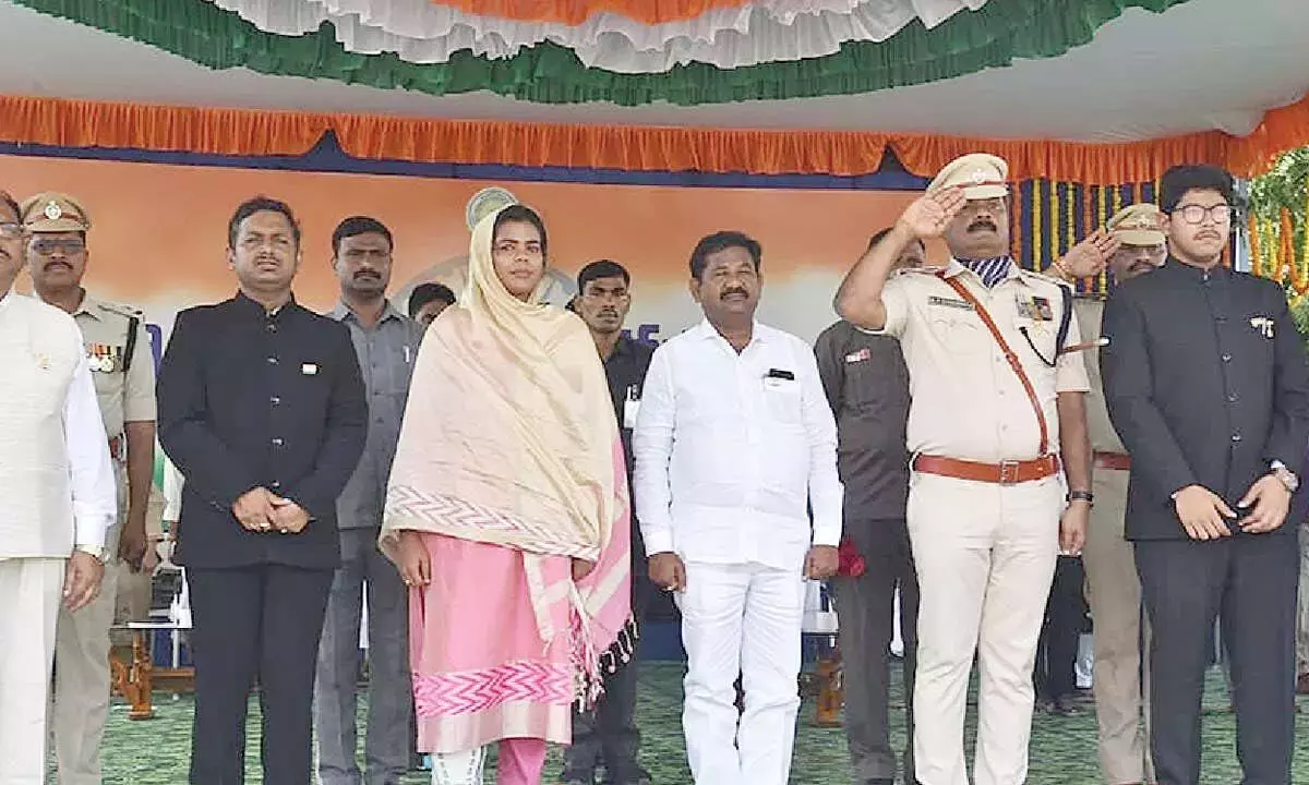 Andhra: स्वतंत्रता सेनानियों के बलिदान को याद किया गया Andhra: स्वतंत्रता सेनानियों के बलिदान को याद किया गया