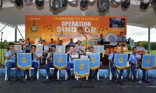 Hyderabad: वायु सेना अकादमी के बैंड ने भारत की स्वतंत्रता को संगीतमय श्रद्धांजलि दी Hyderabad: वायु सेना अकादमी के बैंड ने भारत की स्वतंत्रता को संगीतमय श्रद्धांजलि दी