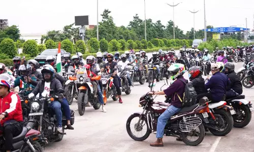 Hyderabad में तिरंगा टॉर्क 2025, फ्रीडम ऑन व्हील्स में 200 से अधिक बाइकर्स शामिल हुए Hyderabad में तिरंगा टॉर्क 2025, फ्रीडम ऑन व्हील्स में 200 से अधिक बाइकर्स शामिल हुए