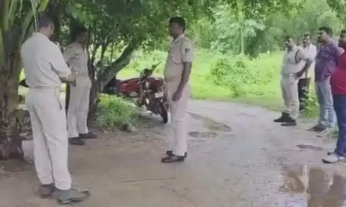 Niali: मौत का मामला, पत्नी ने ससुराल वालों को बताया जिम्मेदार Niali: मौत का मामला, पत्नी ने ससुराल वालों को बताया जिम्मेदार