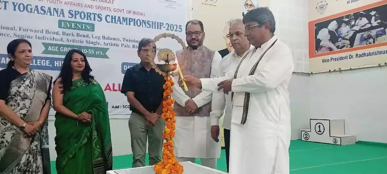 Hisar: जिला योगासन खेल प्रतियोगिता का आगाज Hisar: जिला योगासन खेल प्रतियोगिता का आगाज