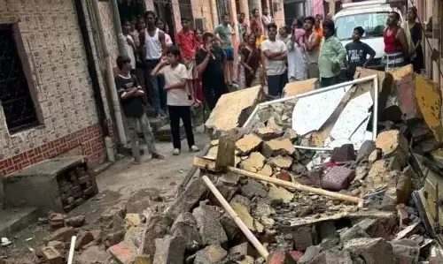 Faridabad: तेज बारिश का कहर, फरीदाबाद में मकान गिरा