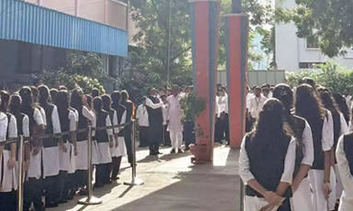 भारत का भविष्य युवाओं पर निर्भर करता है: डॉ. टिप्पारेड्डी भारत का भविष्य युवाओं पर निर्भर करता है: डॉ. टिप्पारेड्डी