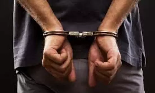 Hasanpur : टेम्पो चालक ने महिला को थप्पड़ मारा, पुलिस ने किया गिरफ्तार