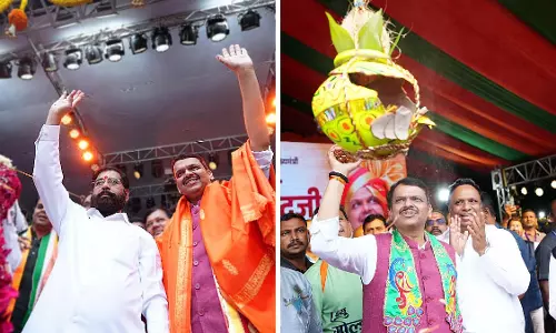 मुंबई-ठाणे समारोह में मुख्यमंत्री और डिप्टी CM की उपस्थिति मुंबई-ठाणे समारोह में मुख्यमंत्री और डिप्टी CM की उपस्थिति