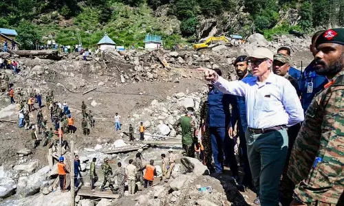 CM Omar Abdullah ने किश्तवाड़ में बादल फटने से प्रभावित लोगों के लिए अनुग्रह राशि की घोषणा की CM Omar Abdullah ने किश्तवाड़ में बादल फटने से प्रभावित लोगों के लिए अनुग्रह राशि की घोषणा की