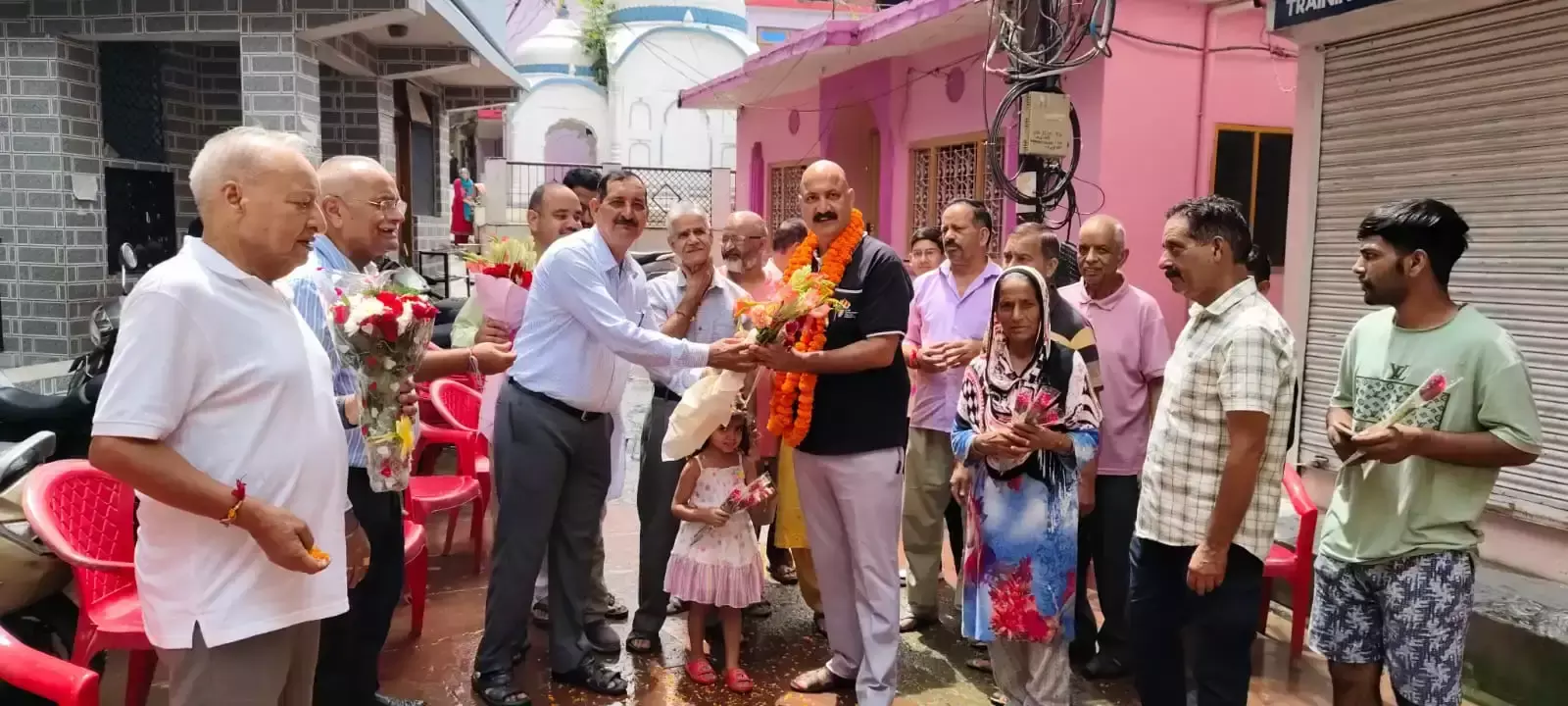 Mandi: पुरानी मंडी वार्ड में जनता के लिए पार्षद कार्यालय का उद्घाटन