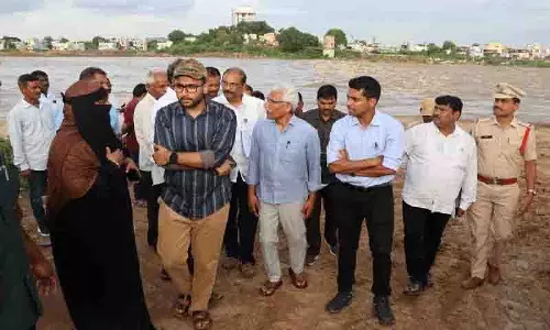 Munneru में बाढ़ के मद्देनजर सतर्क रहें: कलेक्टर अनुदीप डुरीशेट्टी
