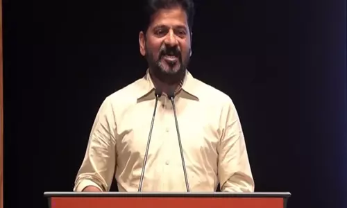 Revanth Reddy ने भारी बारिश से पहले तेलंगाना में अलर्ट जारी किया Revanth Reddy ने भारी बारिश से पहले तेलंगाना में अलर्ट जारी किया